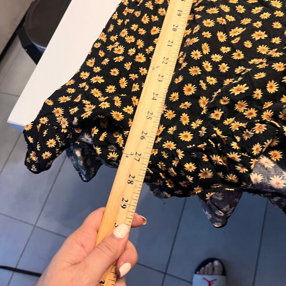 WeWoreWhat Women's Black Yellow Puff Sleeve Floral Wrap Mini Dress Size Medium - Picture 14 of 15